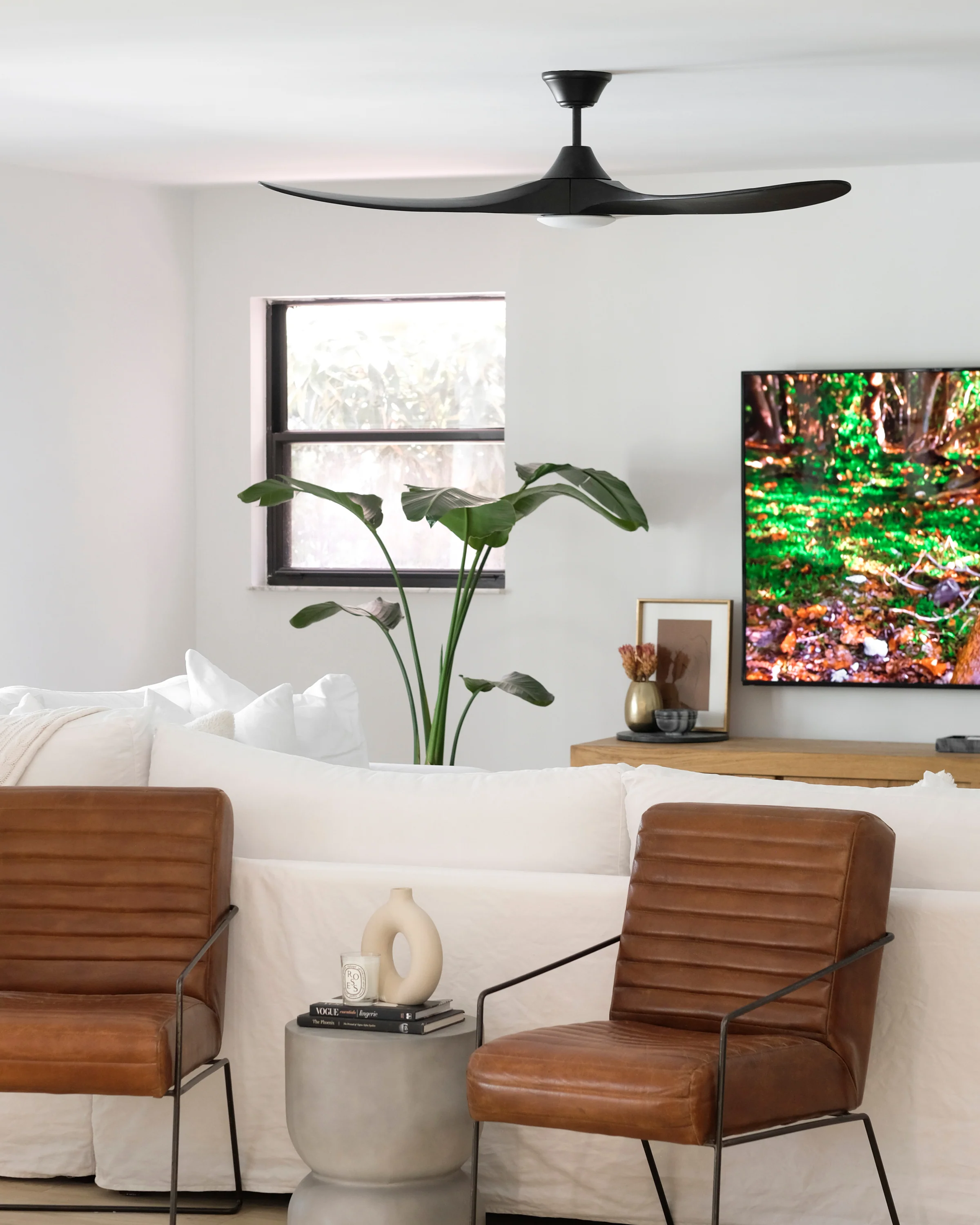 60" Maverick LED - Matte Black w/ Matte Black Blades - Image 4