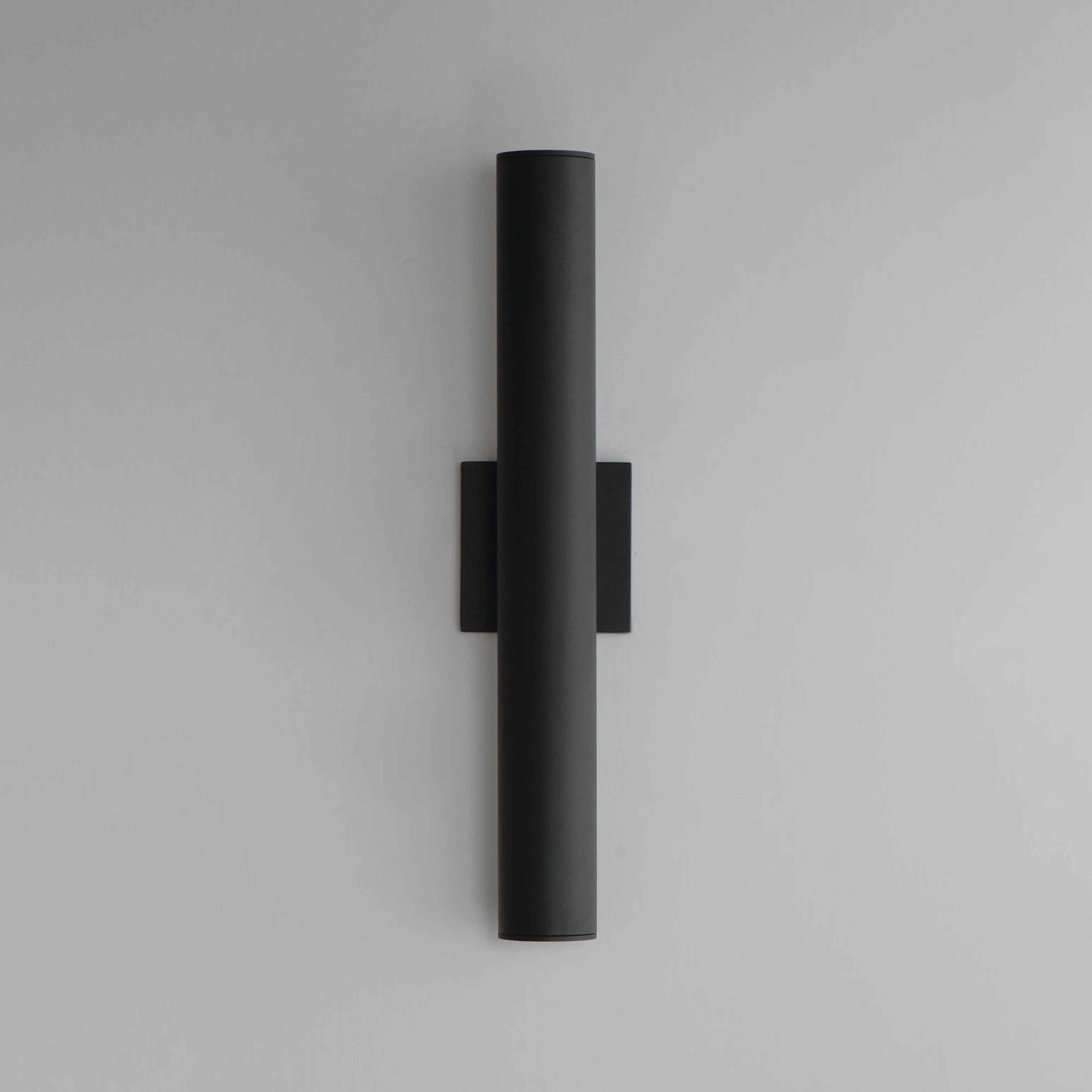 Calibro 20" Outdoor Wall Sconce - Image 3