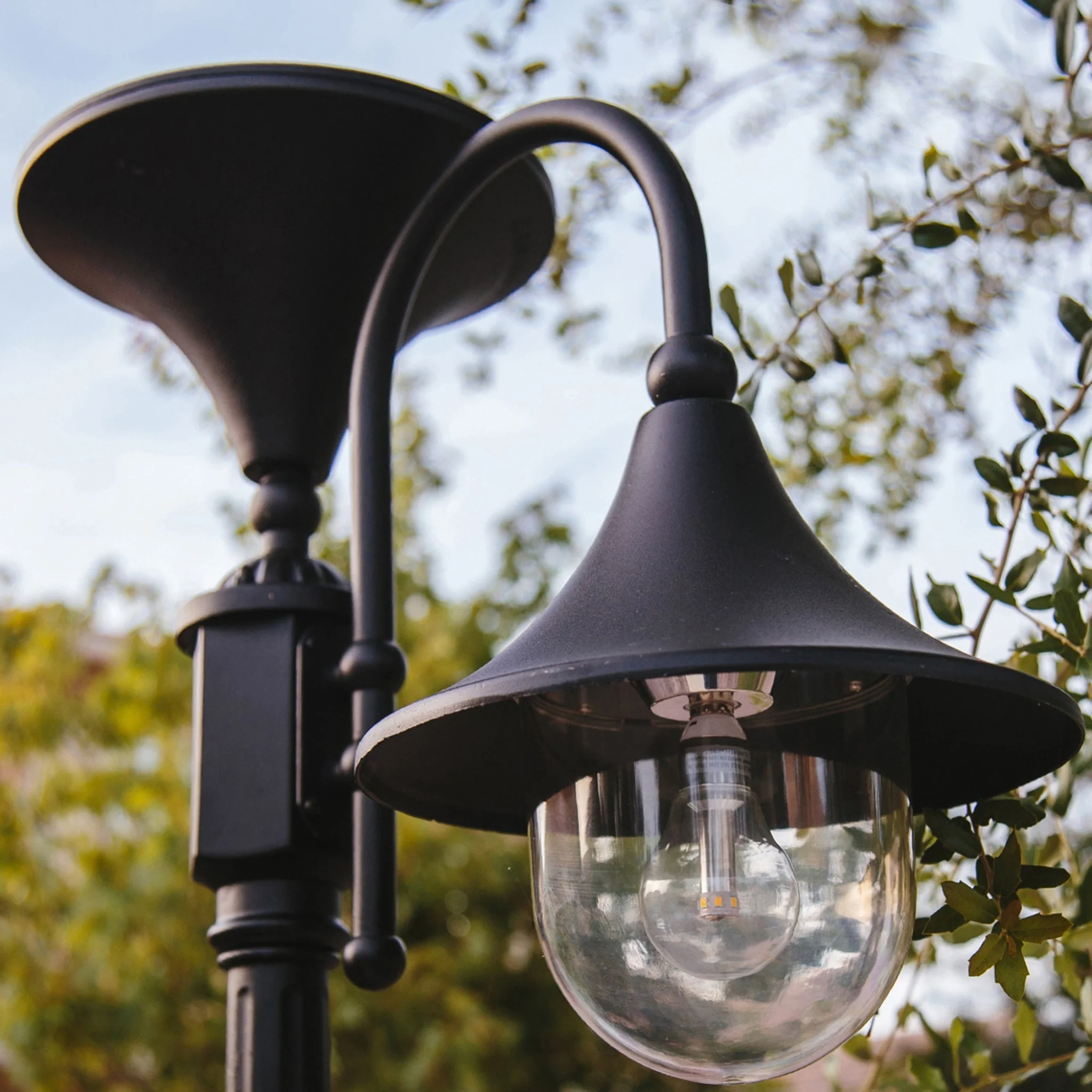 Everest Solar Lamp Post w/GS Solar Light Bulb - Image 3