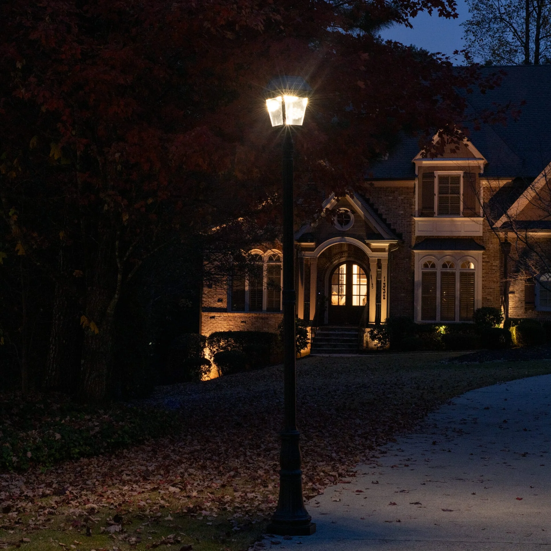 Gama Sonic Imperial III Commercial Solar Post Light, 300 Lumens, CCT Selectable 2700K/6000K - Image 9