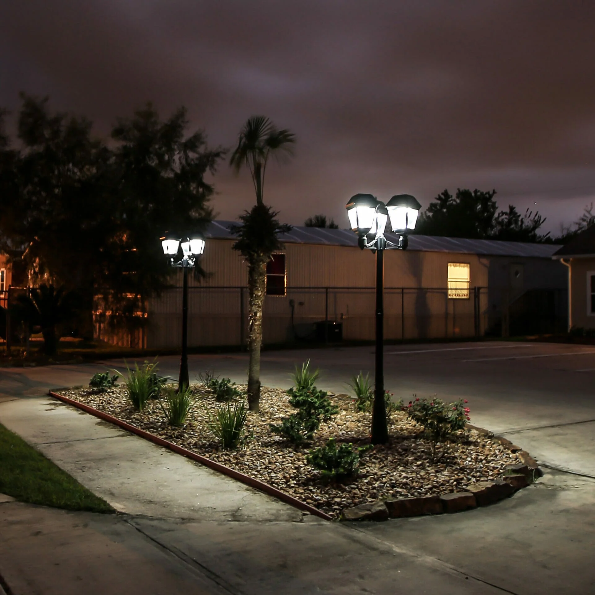 Gama Sonic Imperial III Commercial Solar Triple Post Light, 900 Lumens, CCT Selectable 2700K/6000K - Image 5