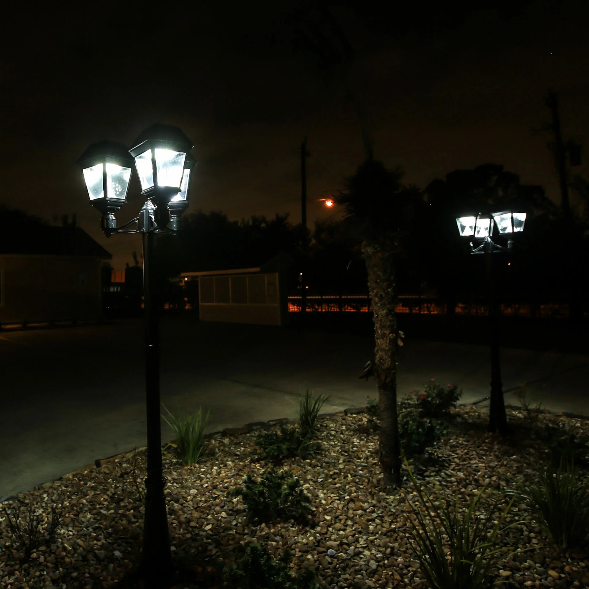 Gama Sonic Imperial III Commercial Solar Triple Post Light, 900 Lumens, CCT Selectable 2700K/6000K - Image 6